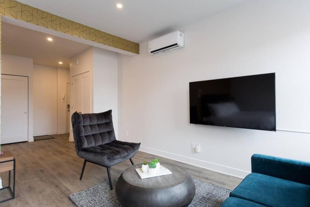 Live Like A Local In This Superb Loft By Den Stays Montréal Exterior foto
